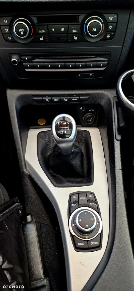 BMW X1 sDrive18d xLine - 28