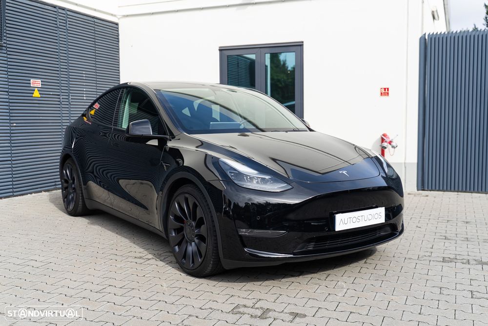 Tesla Model Y Performance Dual Motor AWD - 8
