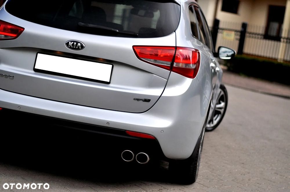Kia Ceed 1.6 CRDi 136 ISG GT Line - 11