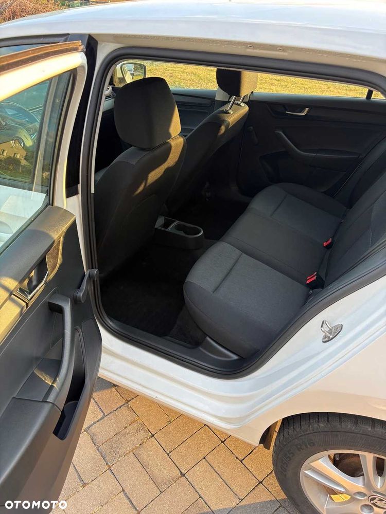 Skoda RAPID - 5