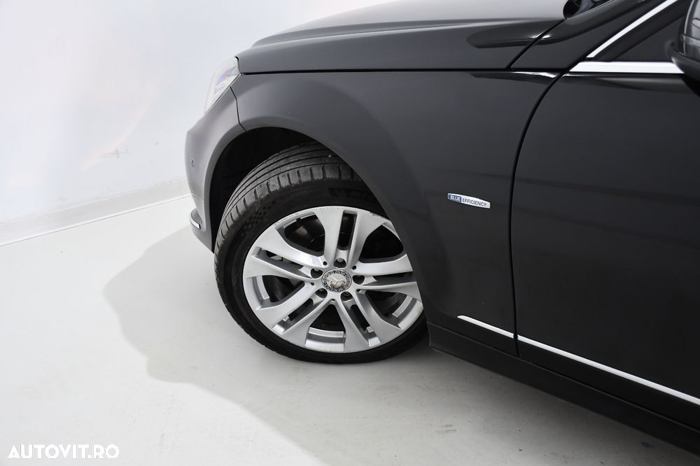 Mercedes-Benz C 220 CDI 7G-TRONIC Avantgarde Edition - 12