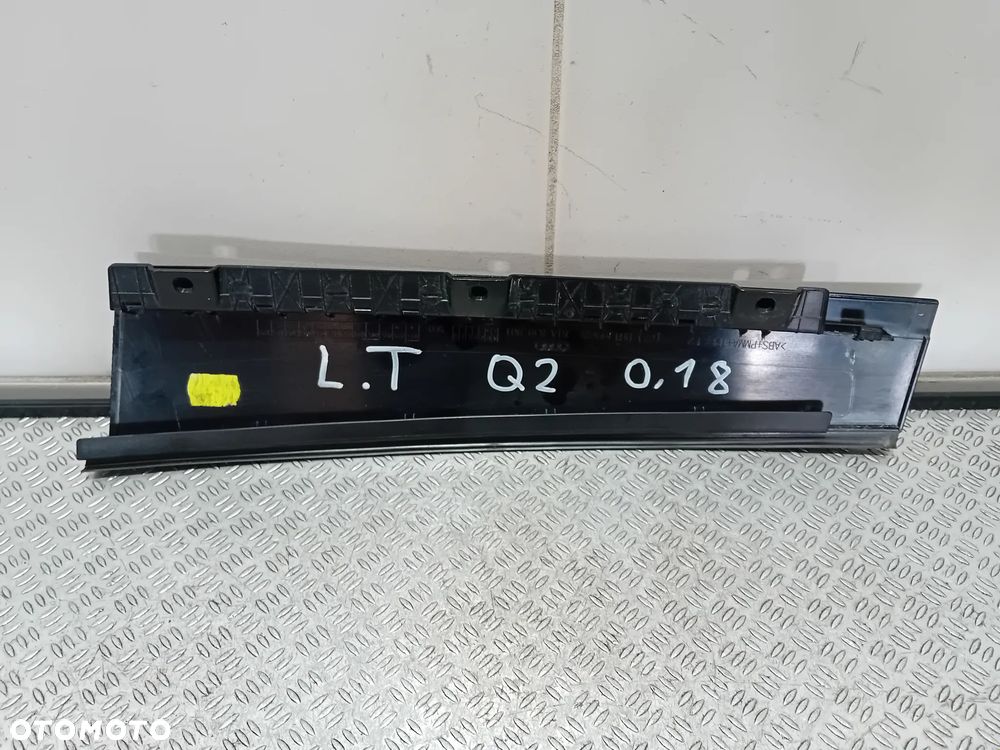 listwa drzwi dekor lewy tył Audi Q2 2018 81A839901 - 2
