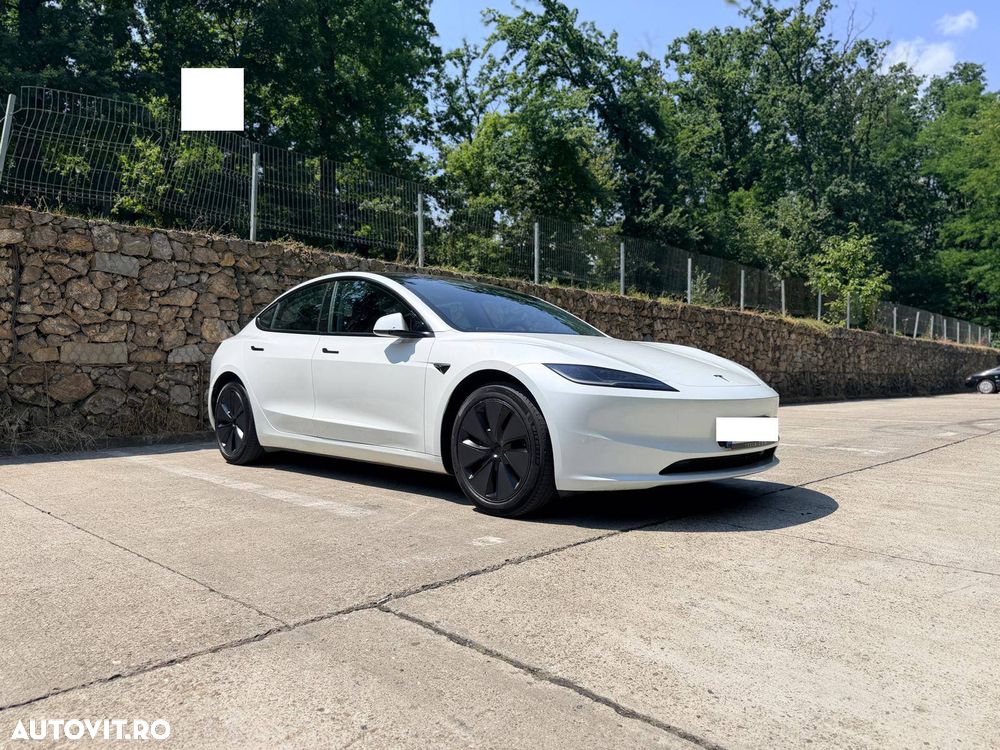 Tesla Model 3 Long Range - 3