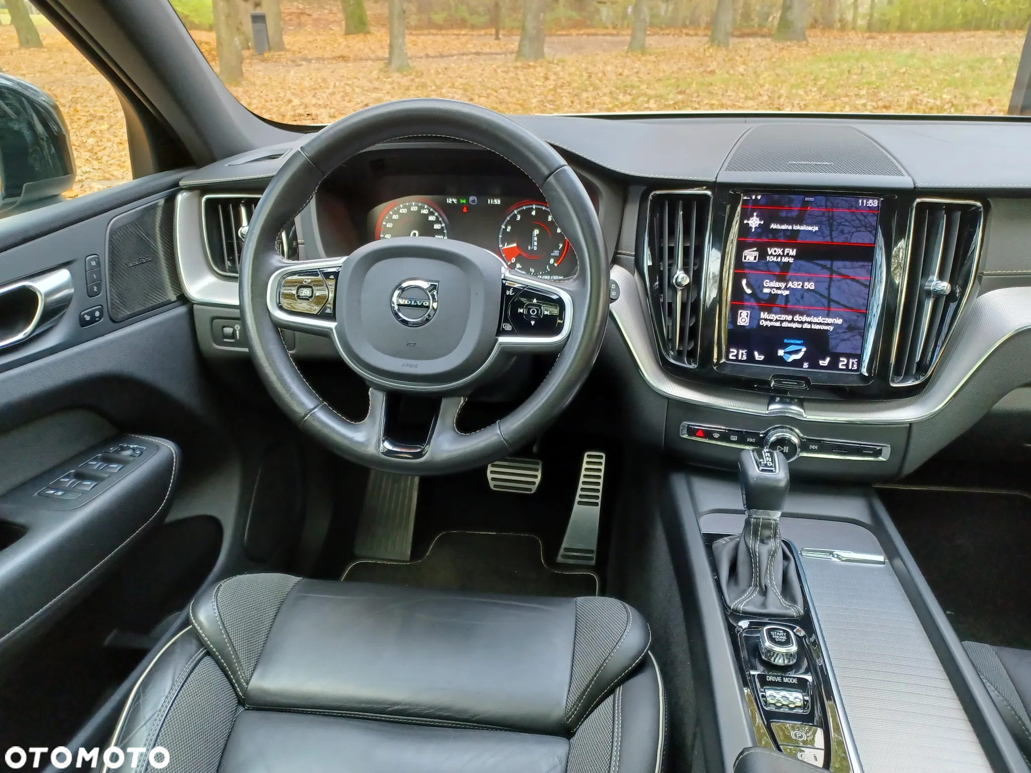 Volvo XC 60 T5 AWD R-Design - 29