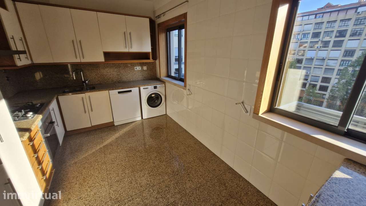Apartamento T3 Duplex com 4 casas de banho - Grande imagem: 4/13