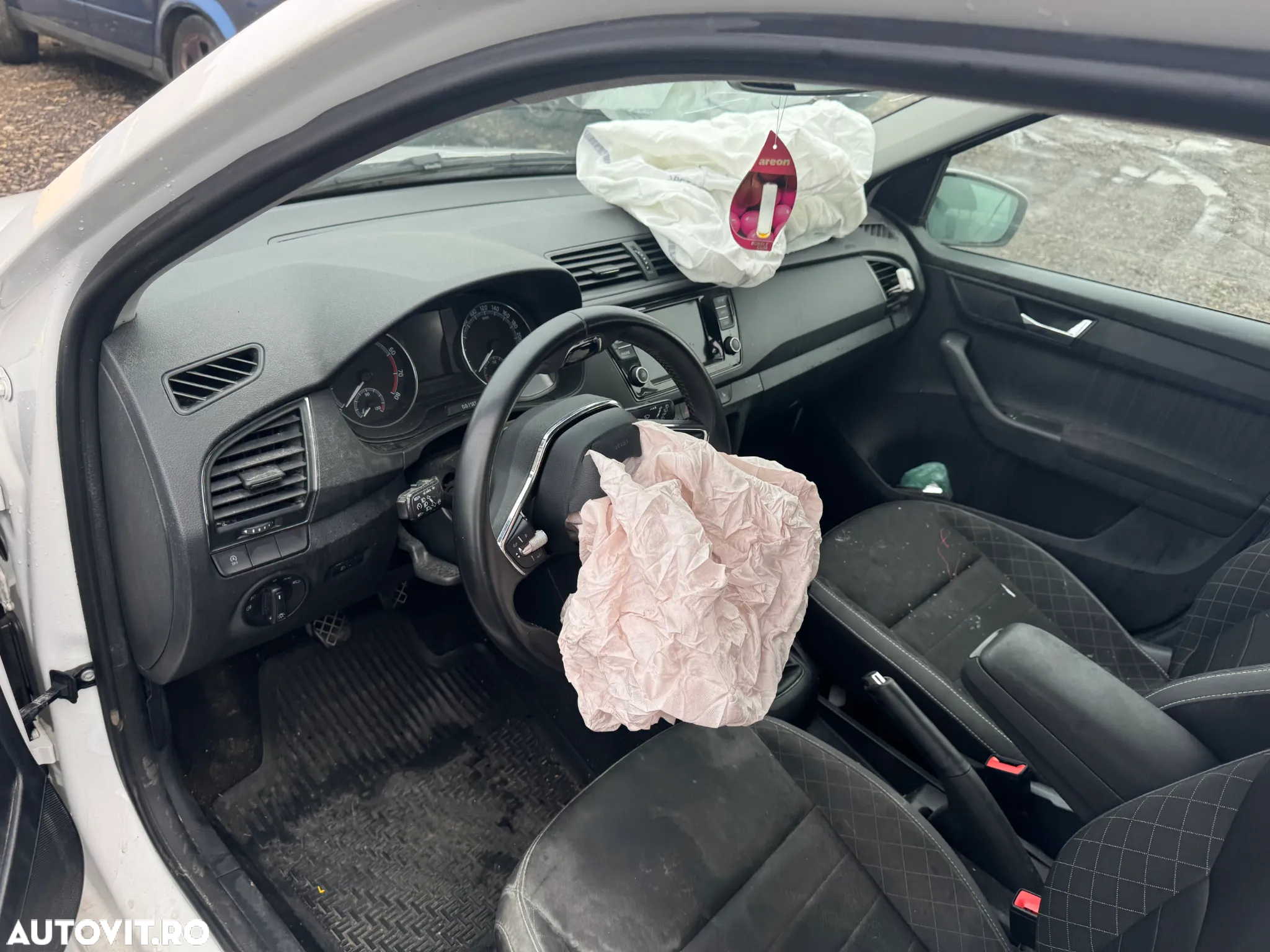 Dezmembram Skoda Fabia 3 break 1.0tsi DKLD - 2