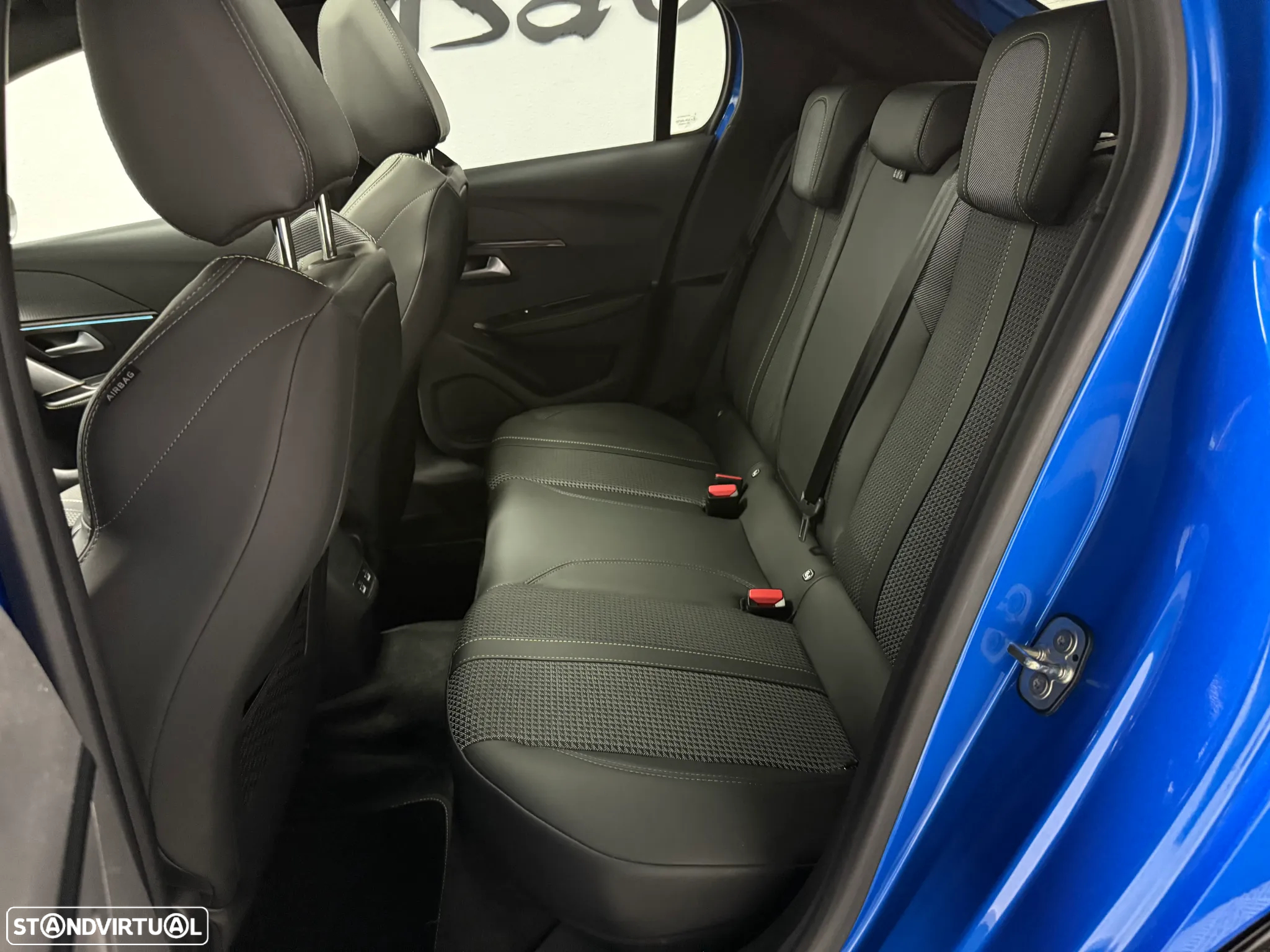 Peugeot e-208 50 kWh GT - 11
