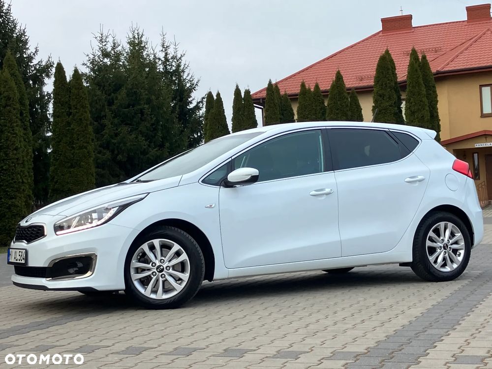 Kia Ceed 1.6 CRDi GT Line - 4