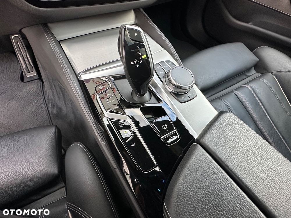 BMW Seria 5 530e xDrive M Sport sport - 30