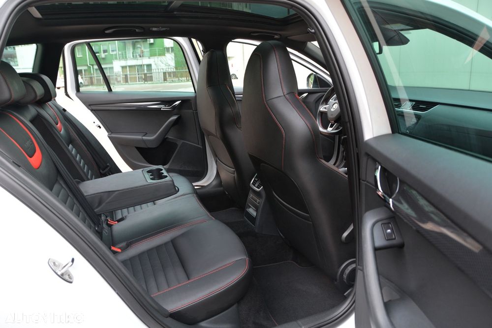 Skoda Octavia 2.0 TDI (Green tec) DSG RS - 6