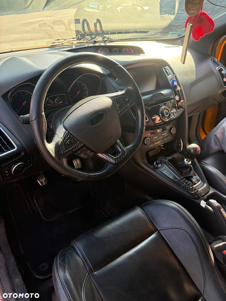 Ford Focus 2.0 EcoBoost ST - 8