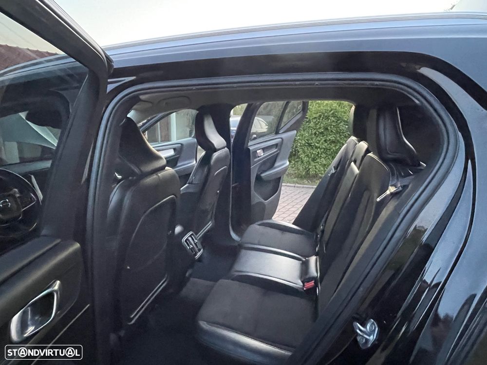 Volvo XC 40 2.0 D3 Momentum Geartronic - 9