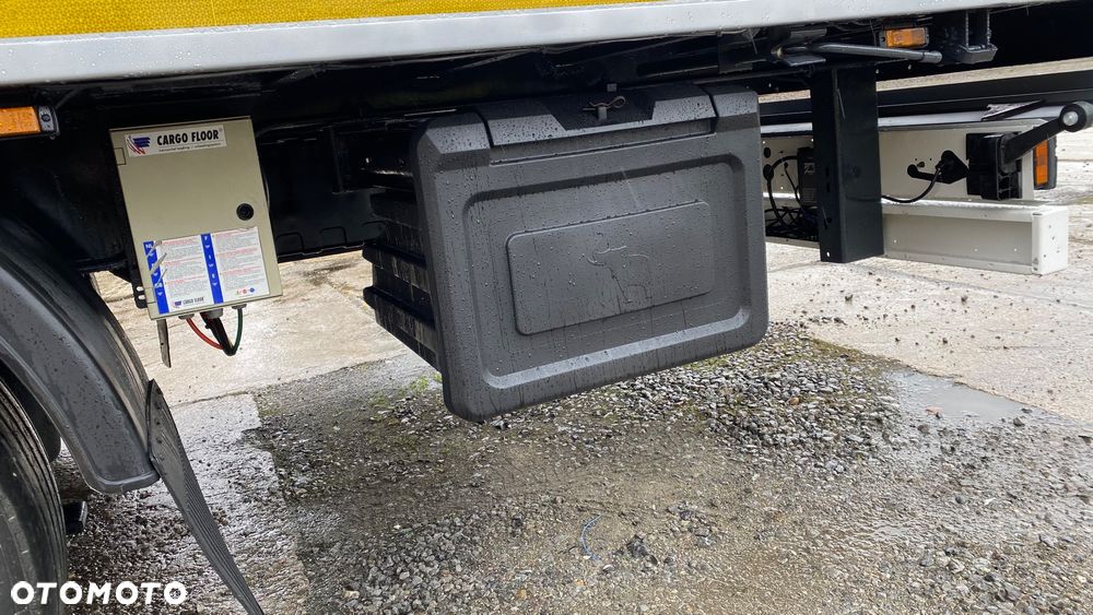 Schmitz Cargobull naczepa ruchoma podłoga - 4