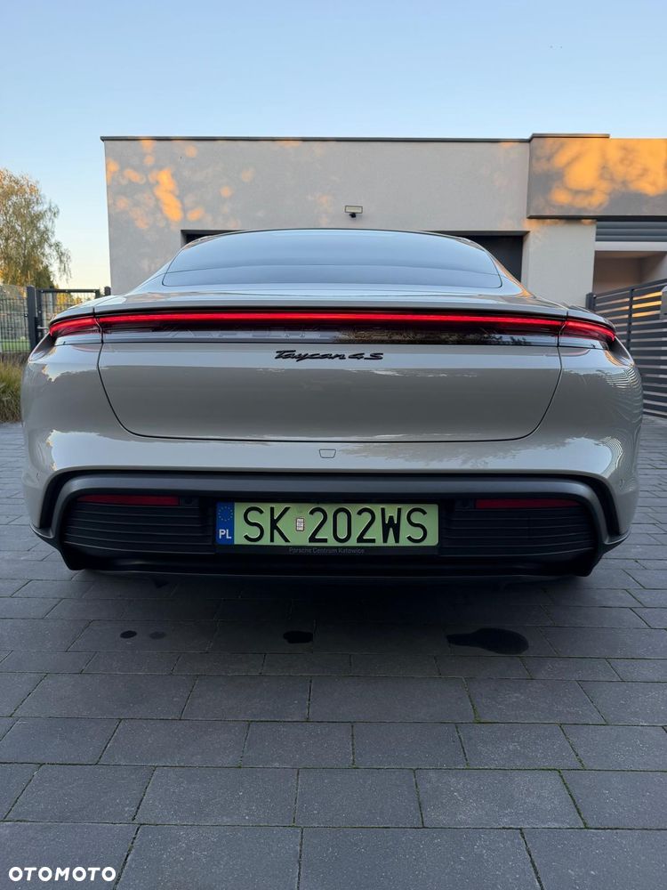 Porsche Taycan 4S Performance Plus - 8