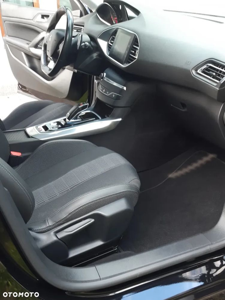 Peugeot 308 1.5 BlueHDi Allure S&S EAT8 - 21