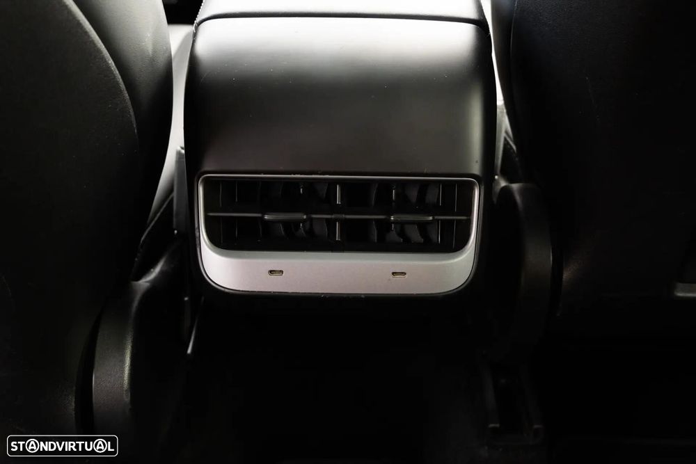 Tesla Model Y Long Range Dual Motor AWD - 49