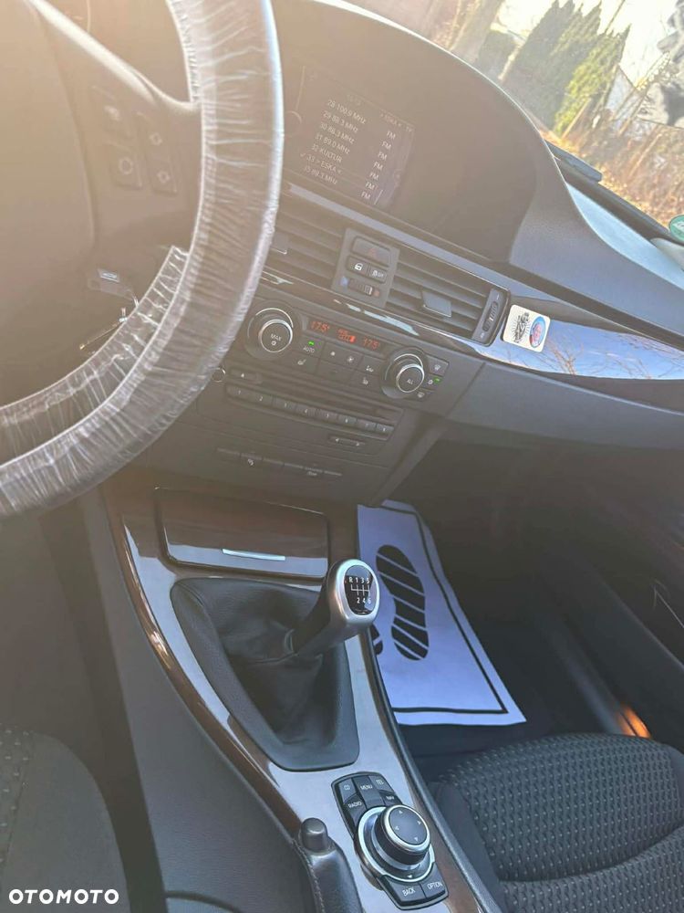 BMW Seria 3 320i - 2