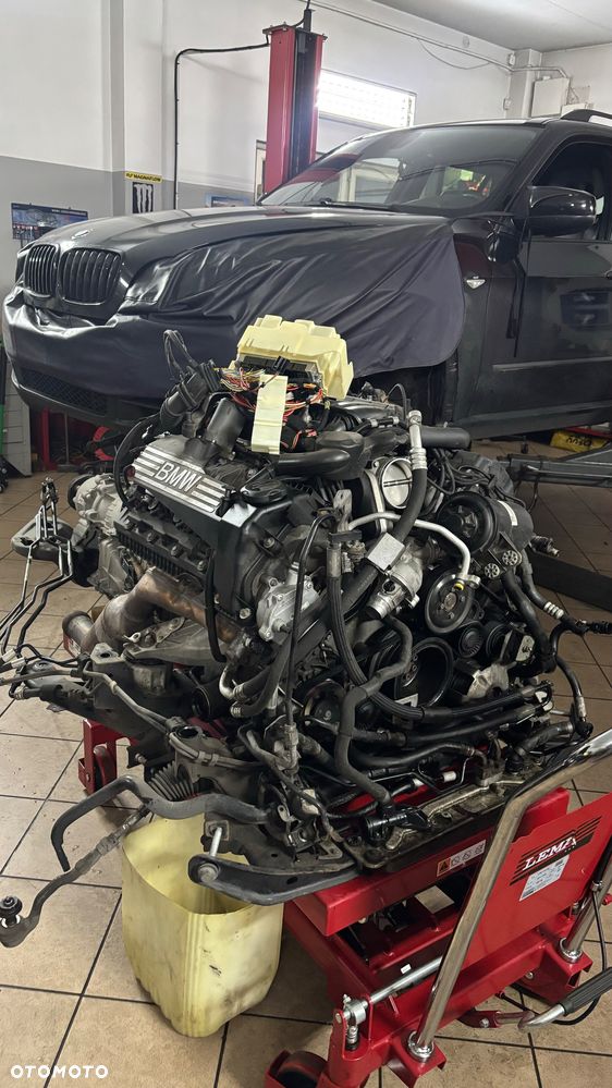 BMW X5 4.8i xDrive - 13