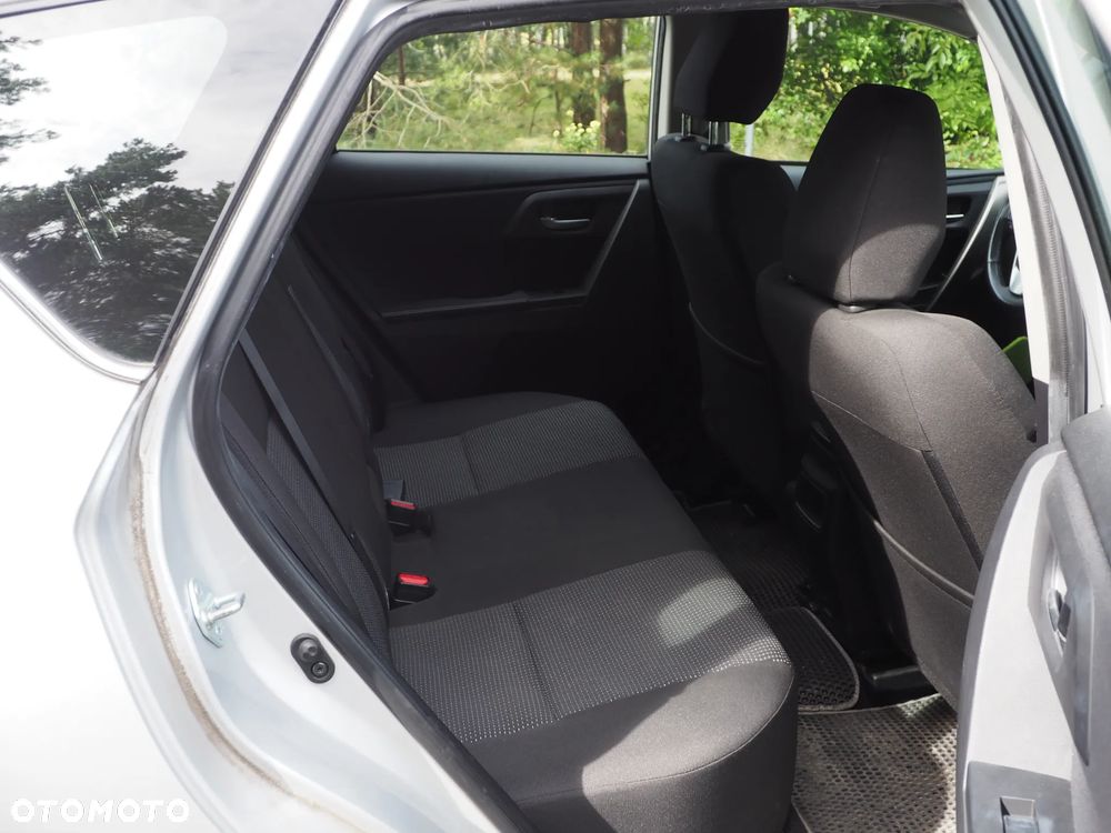 Toyota Auris - 10