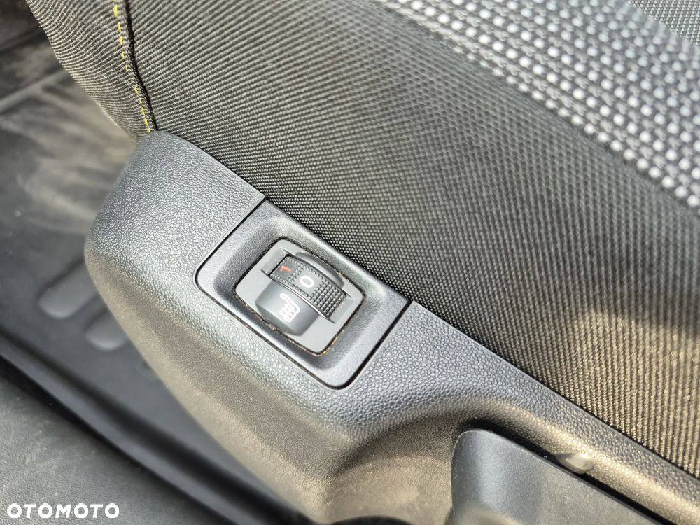 Citroën C3 1.2 PureTech Shine EAT6 - 19