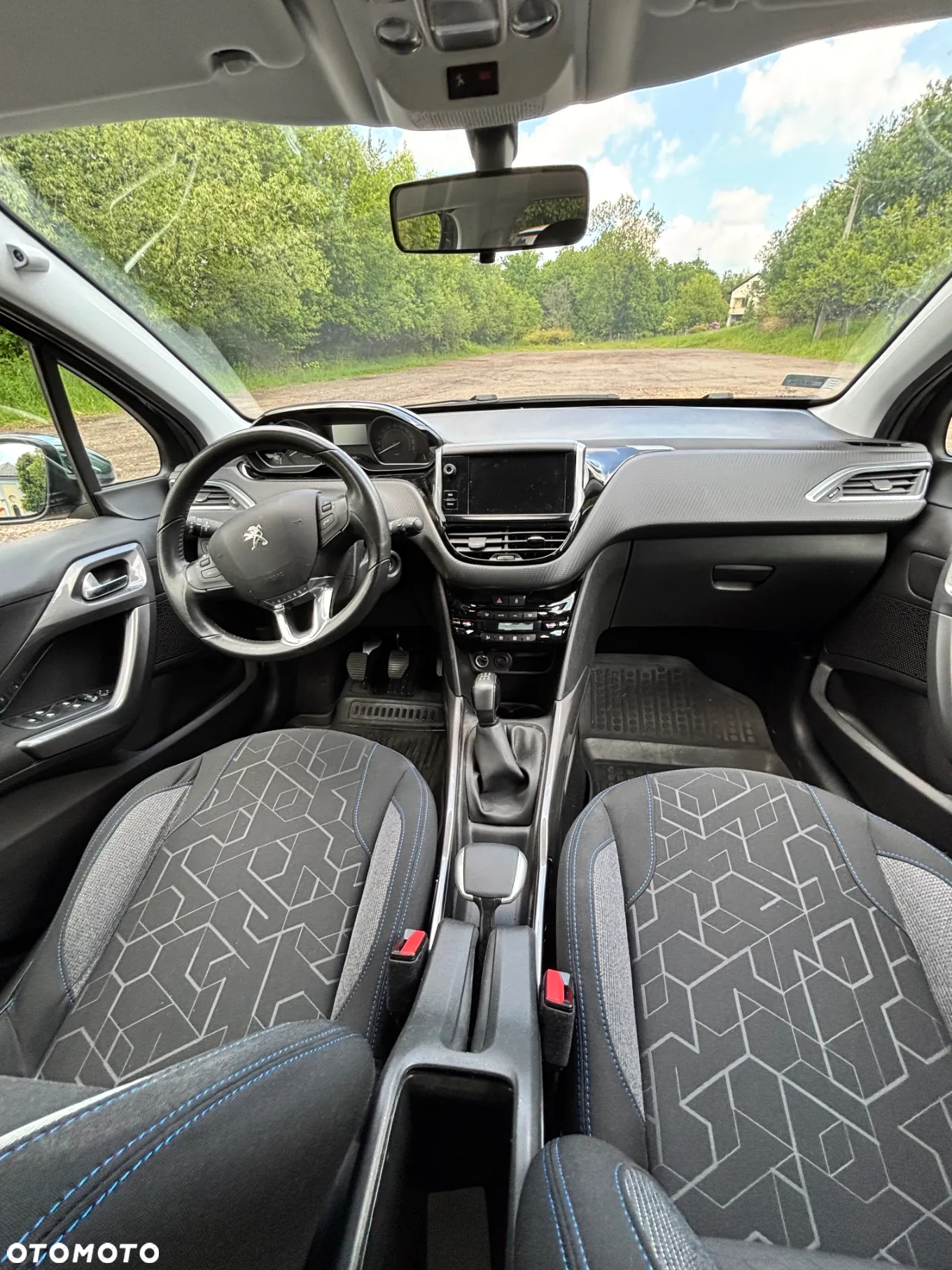 Peugeot 2008 - 8