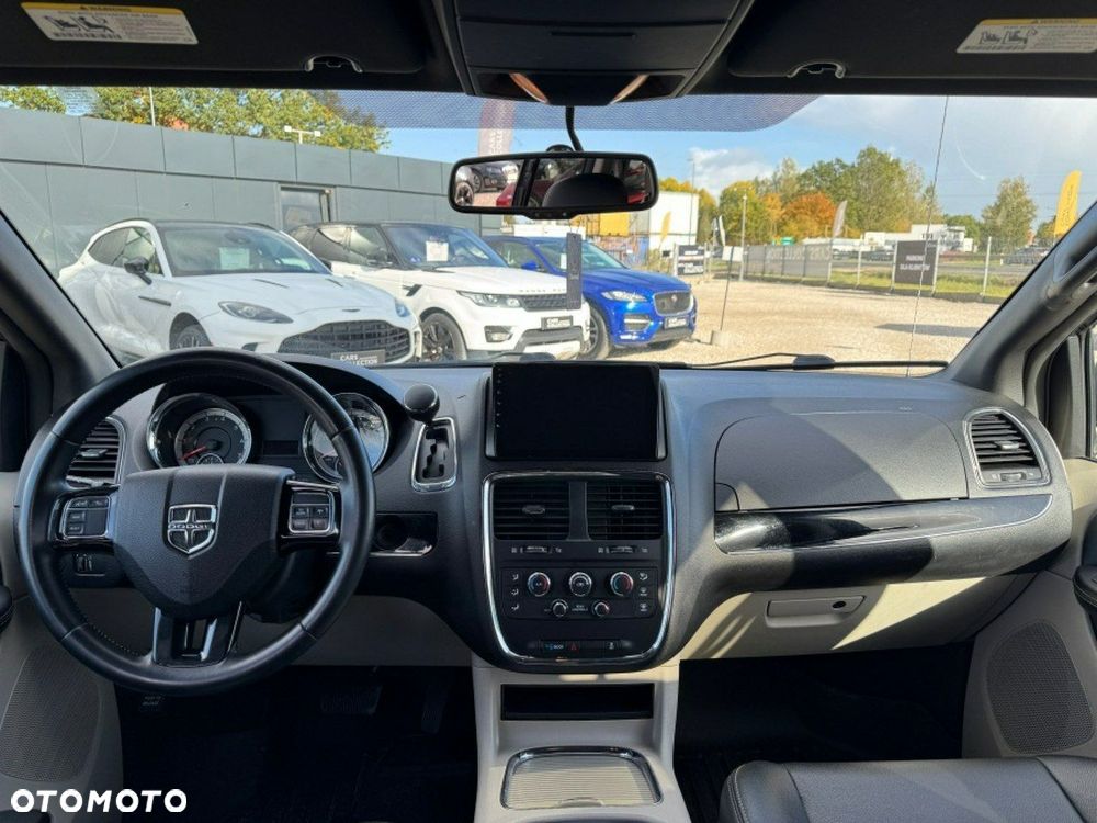 Dodge Grand Caravan 3.6 R/T - 12