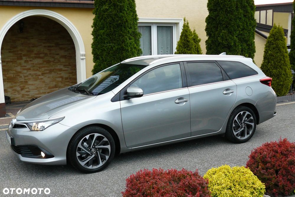 Toyota Auris 1.6 D-4D Design Edition - 6