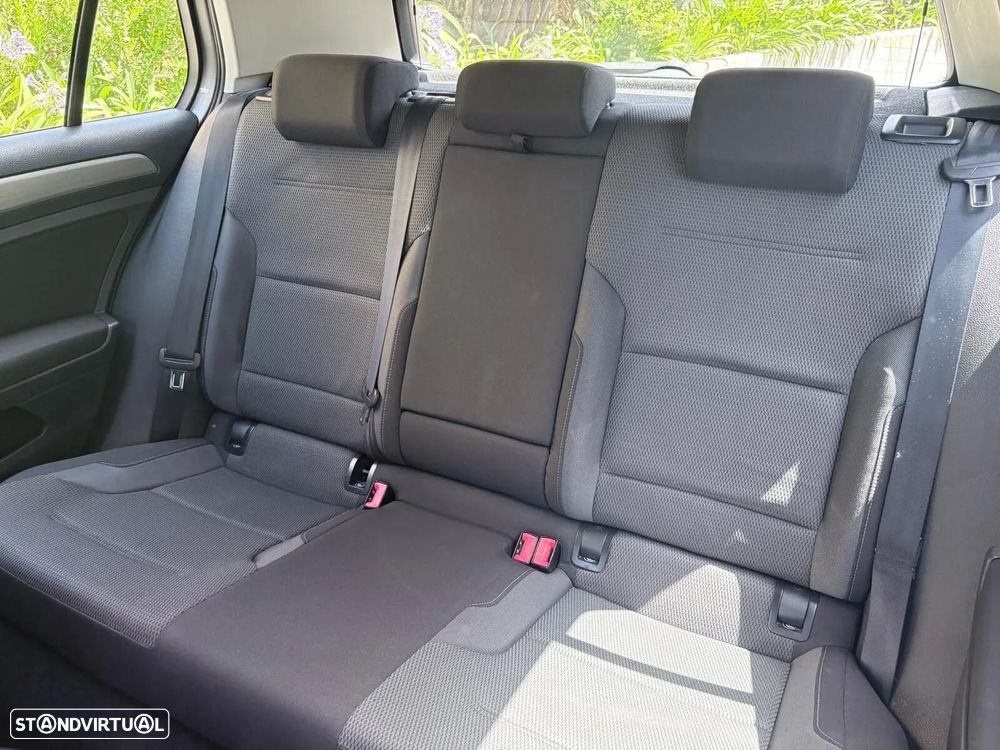 VW Golf 1.0 TSI Trendline - 55