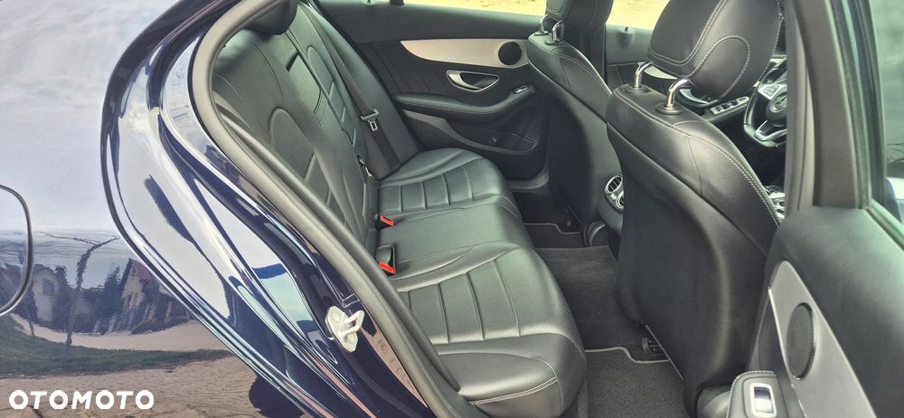 Mercedes-Benz Klasa C 200 d 9G-TRONIC AMG Line - 19