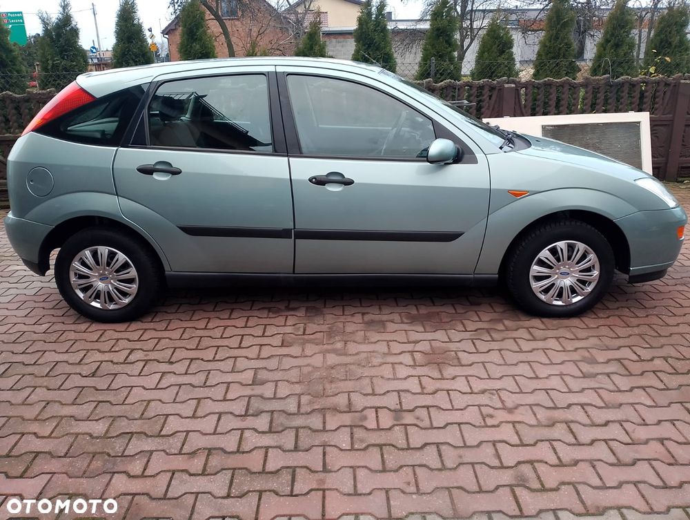 Ford Focus 1.4 Trend - 4