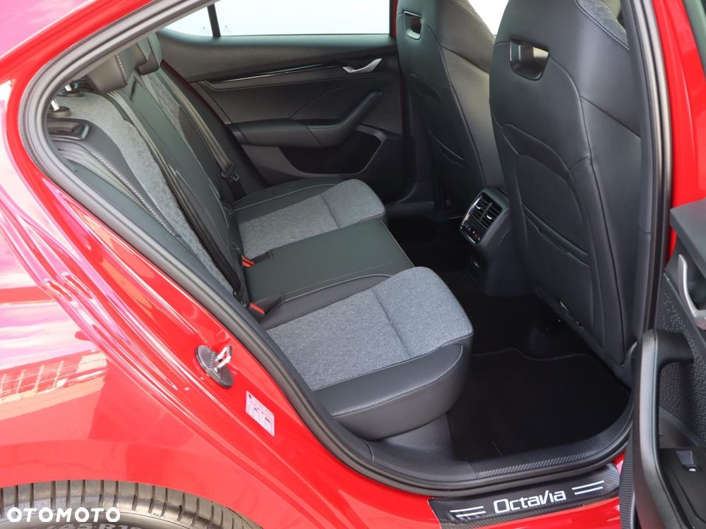 Skoda Octavia 1.5 TSI e-Tec Sportline DSG - 8