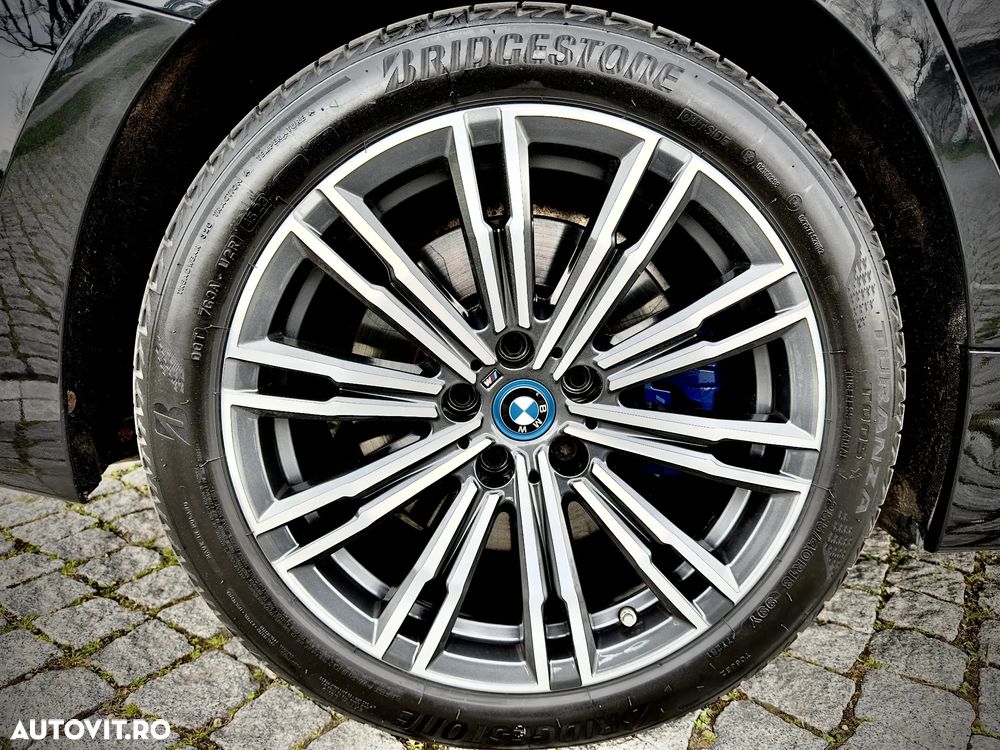 BMW Seria 3 330e Aut. M Sport - 24