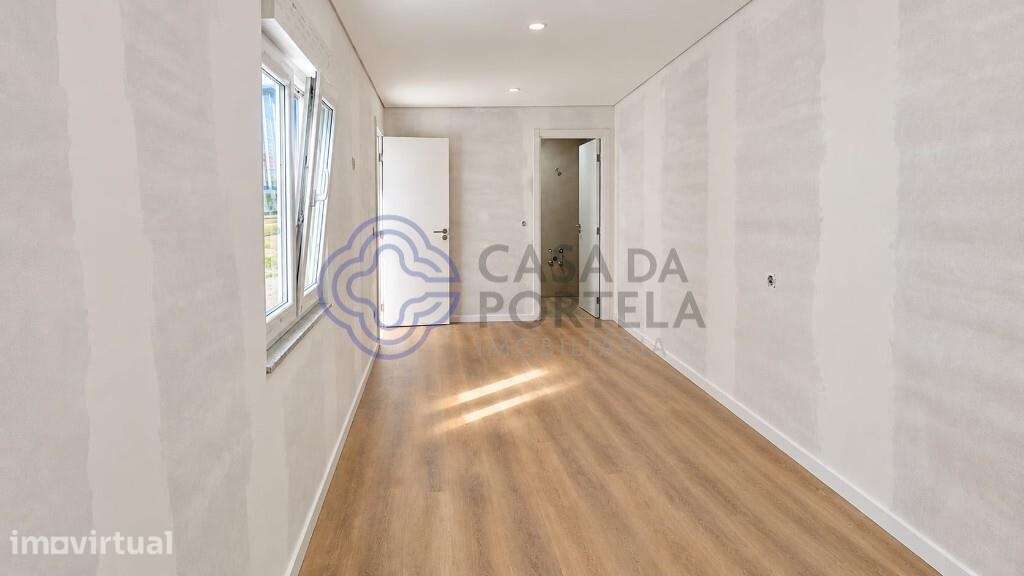 Moradia T3 Renovada com Espaço Exterior | Suíte | Cozinha Equipada | V - Grande imagem: 5/28