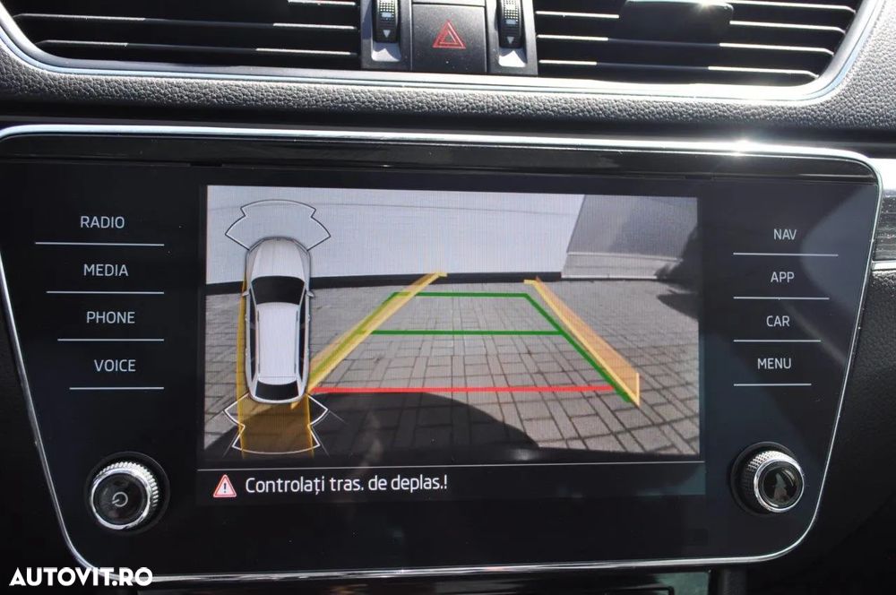 Skoda Superb 2.0 TDI DSG Premium Edition - 22