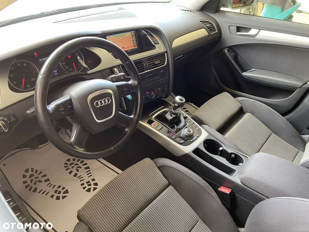 Audi A4 Limousine - 35