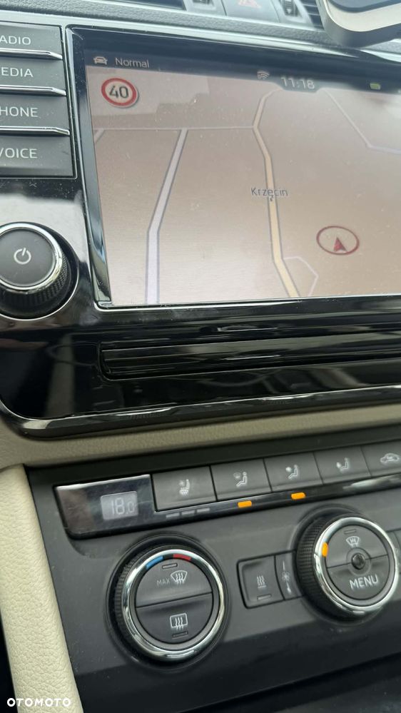 Skoda Superb 2.0 TDI 4x4 DSG L&K - 8