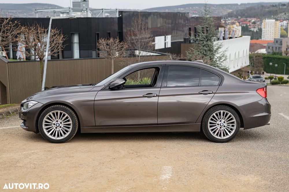 BMW Seria 3 320d Aut. - 21