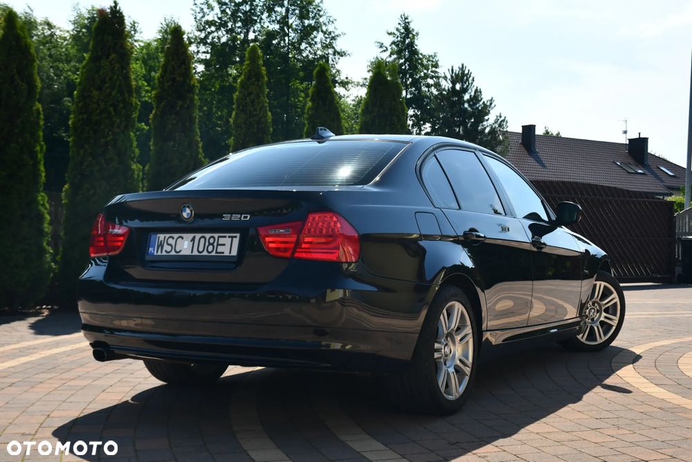 BMW Seria 3 320i - 10