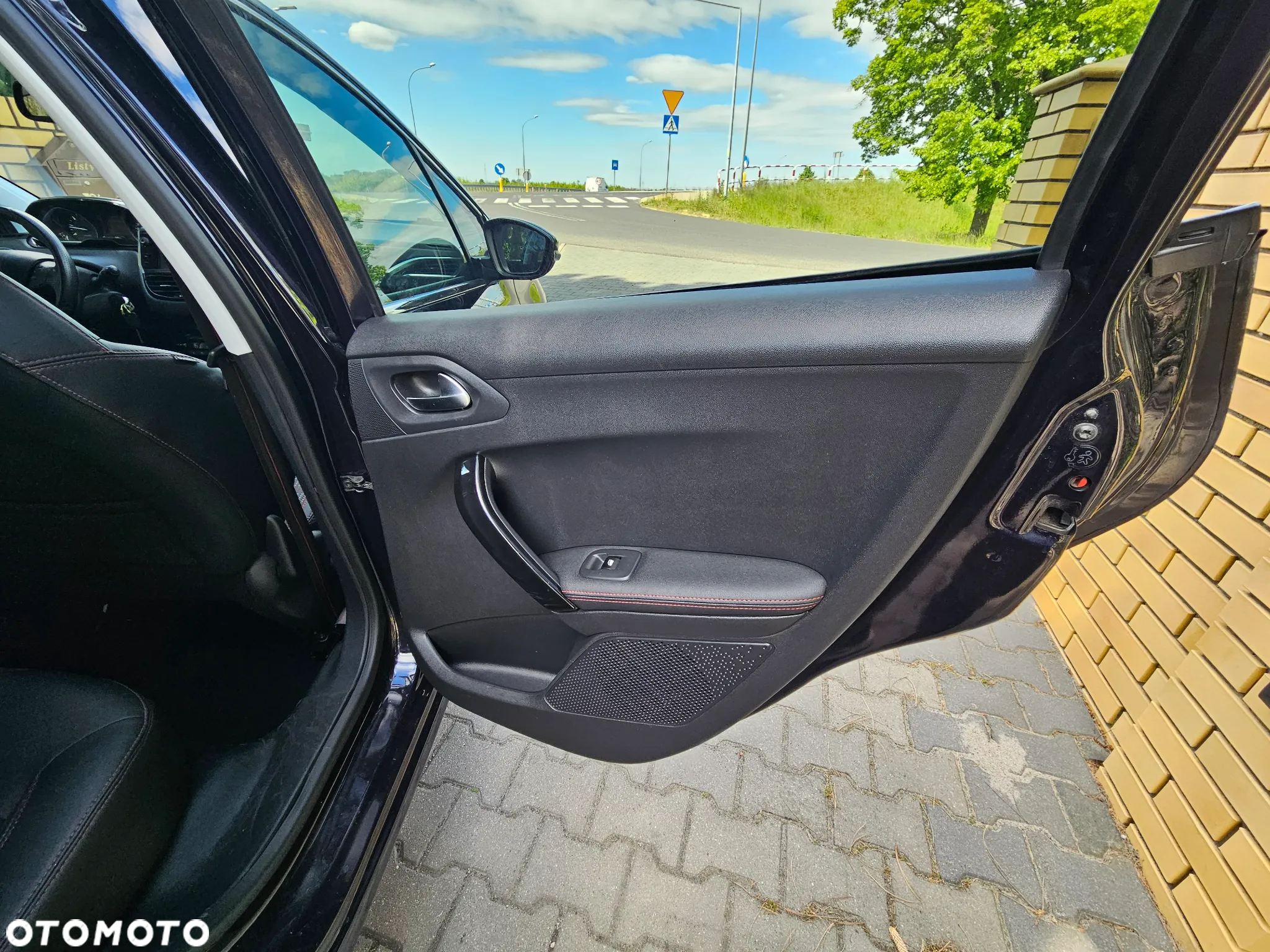 Peugeot 208 Blue-HDi 100 Stop&Start Allure - 15