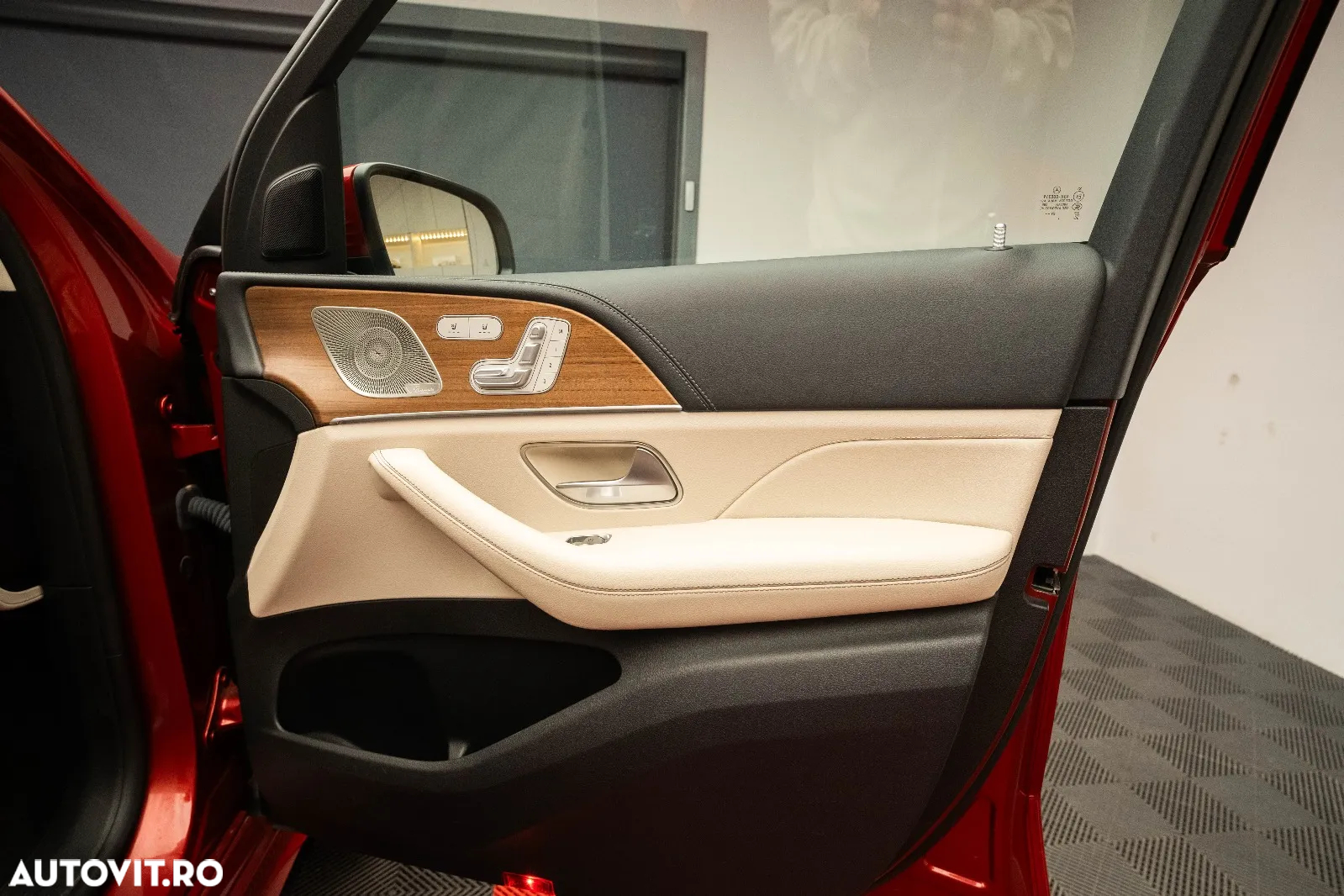 Mercedes-Benz GLE 350 e 4Matic 9G-TRONIC AMG Line - 32