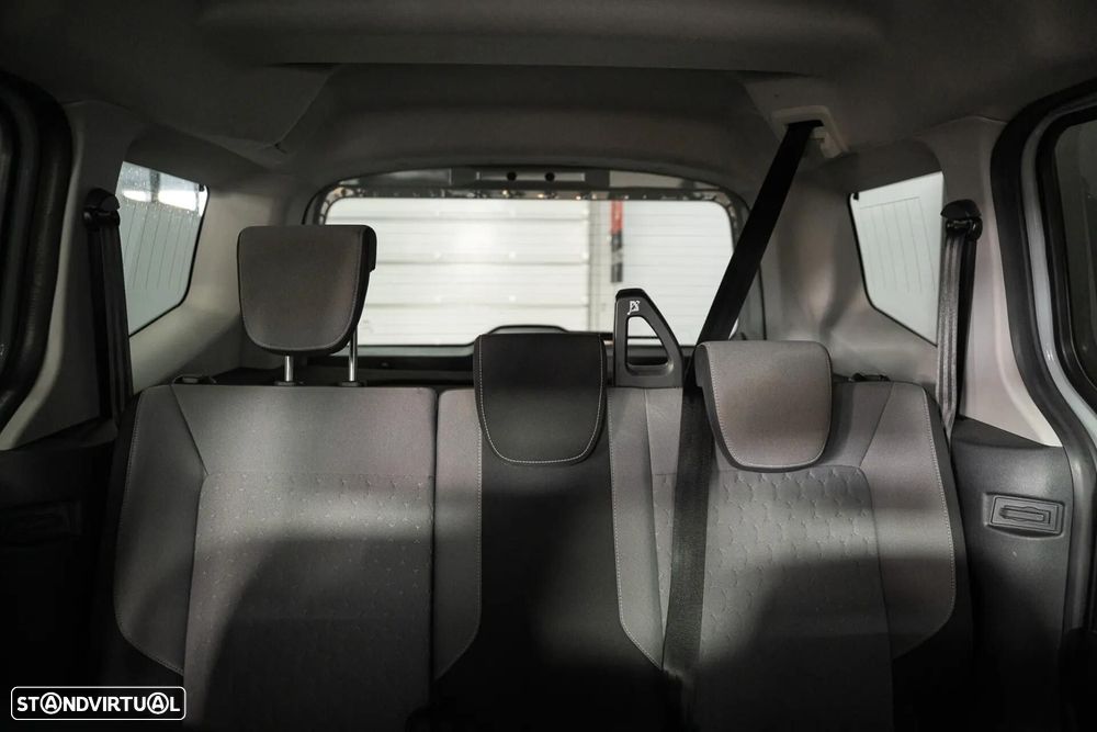 Ford Tourneo Courier 1.0 EcoBoost Titanium - 21