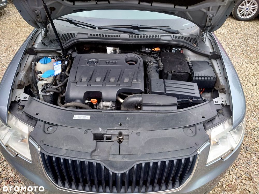 Skoda Superb 2.0 TDI Elegance DSG - 38