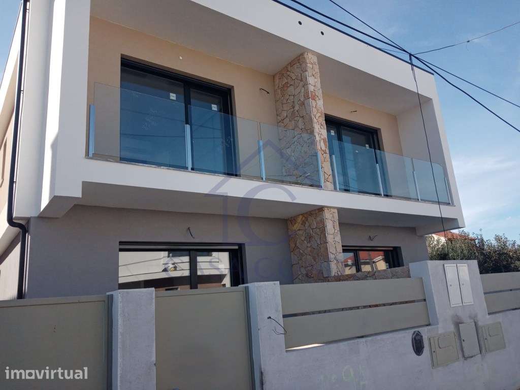 Moradia T3 Duplex c/ 2 Suítes - Excelentes Áreas - Grande imagem: 3/24
