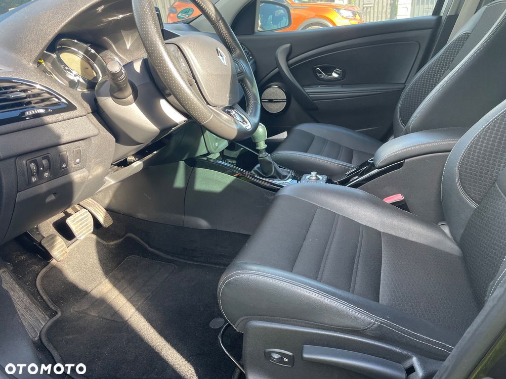 Renault Megane Grandtour ENERGY TCe 130 BOSE EDITION - 10