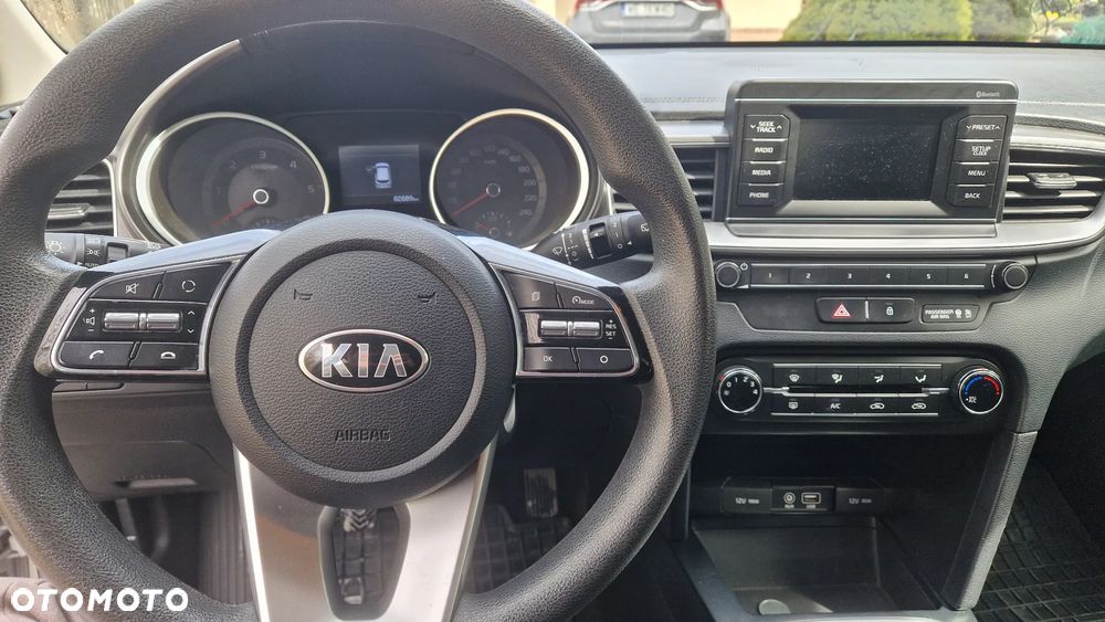 Kia Ceed 1.6 CRDi SCR GT-Line - 10