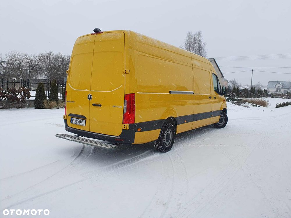 Mercedes-Benz Sprinter - 2