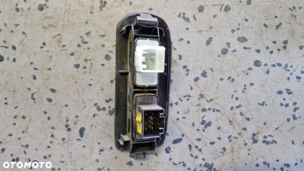 FORD MAVERICK PRZEŁĄCZNIK SZYB PRAWY - 2