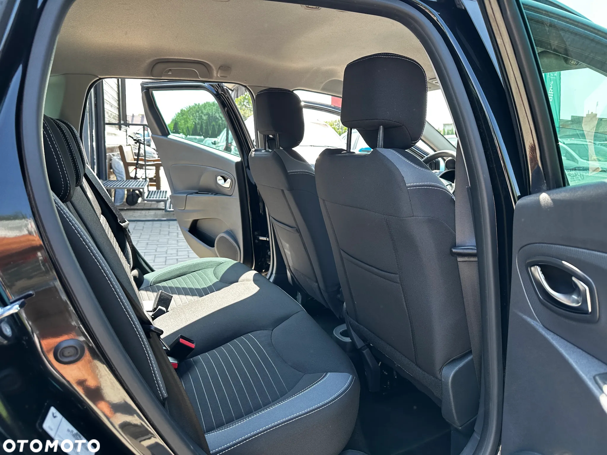 Renault Clio - 25