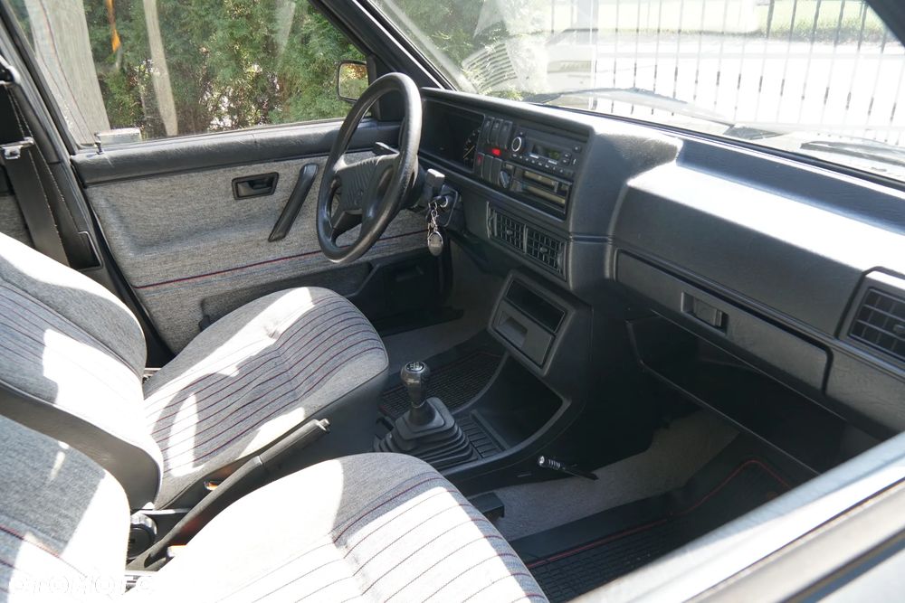 Volkswagen Golf - 11