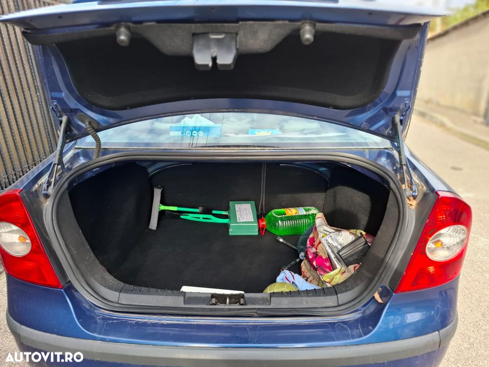 Ford Focus 1.6 Ghia - 6